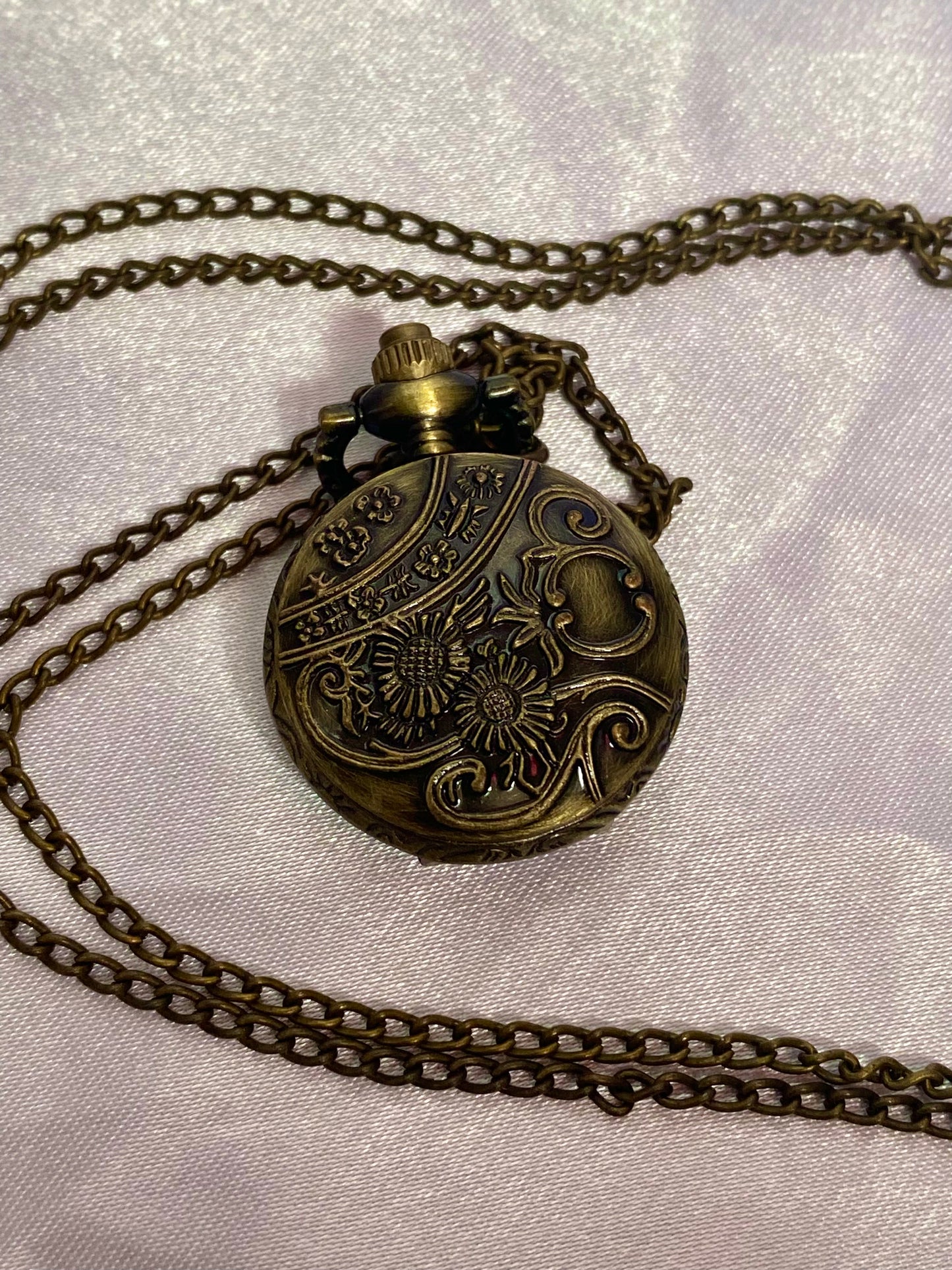 🌻 WORKING - Sunflower Detailed Pocket Watch Necklace
