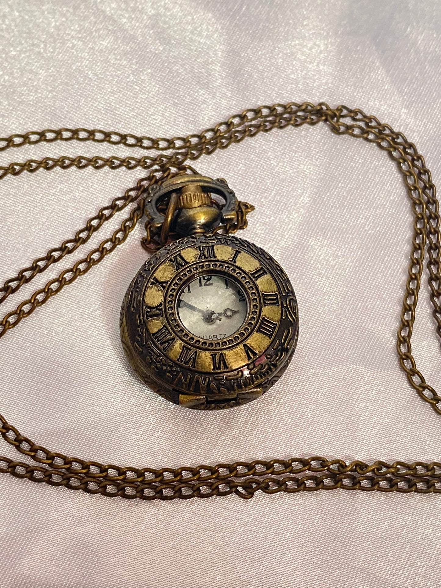 🌻 WORKING - Sunflower Detailed Pocket Watch Necklace