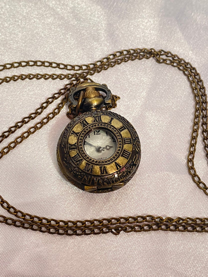 🌻 WORKING - Sunflower Detailed Pocket Watch Necklace