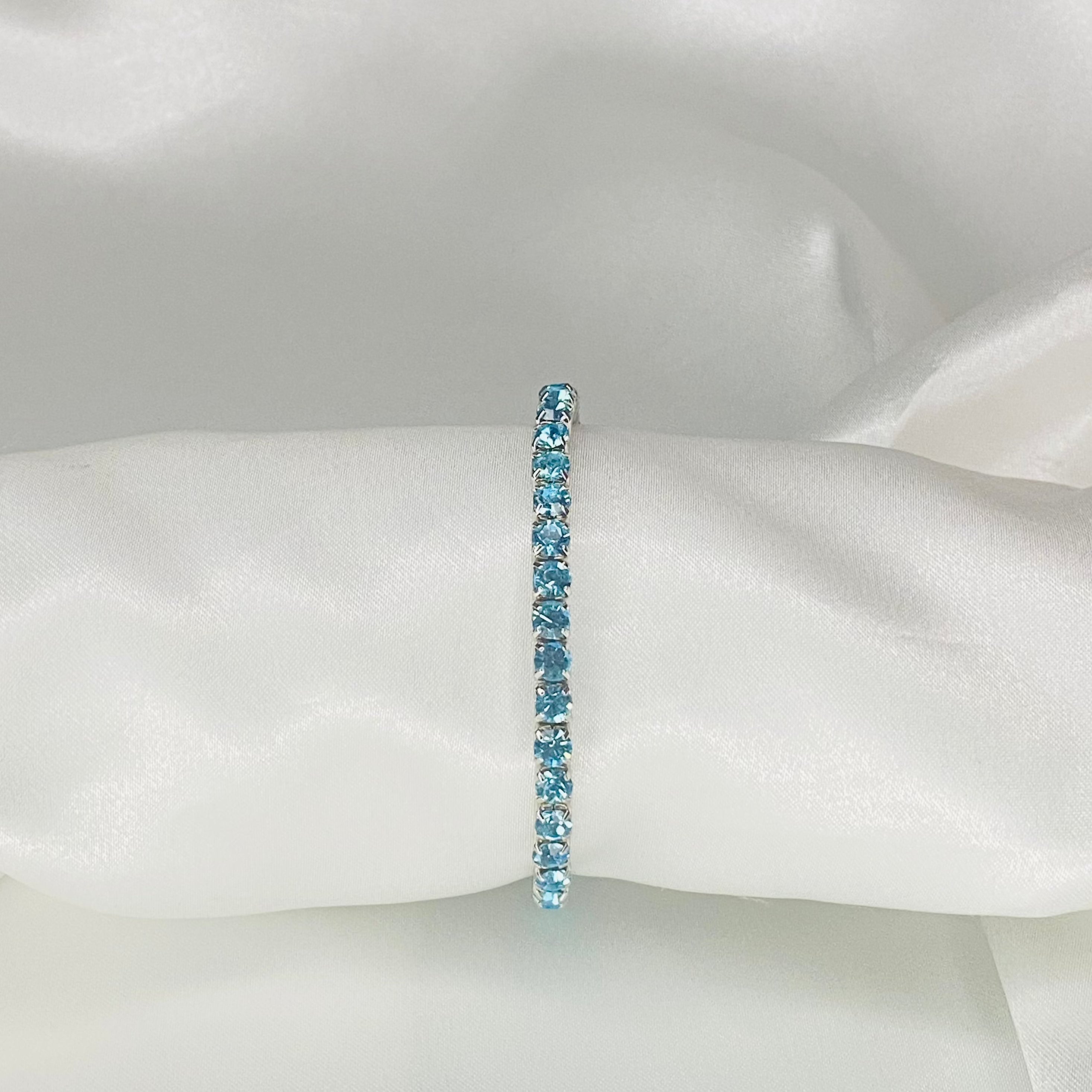 💎 Blue Diamanté Bracelet