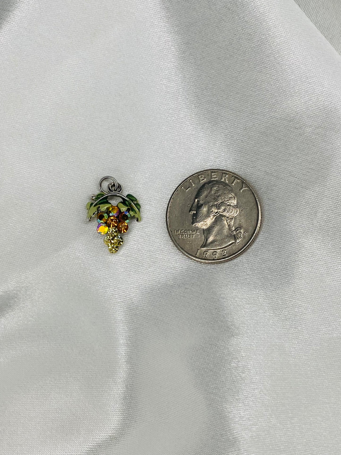 🍇 Rhinestone Grapes Charm