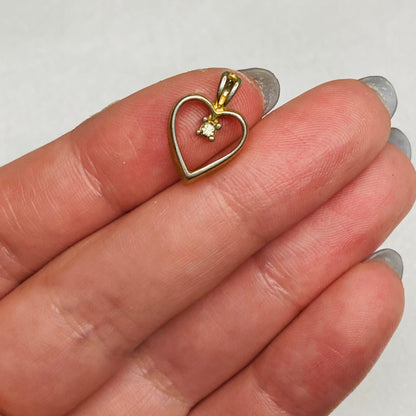 Dainty Gold Pendant